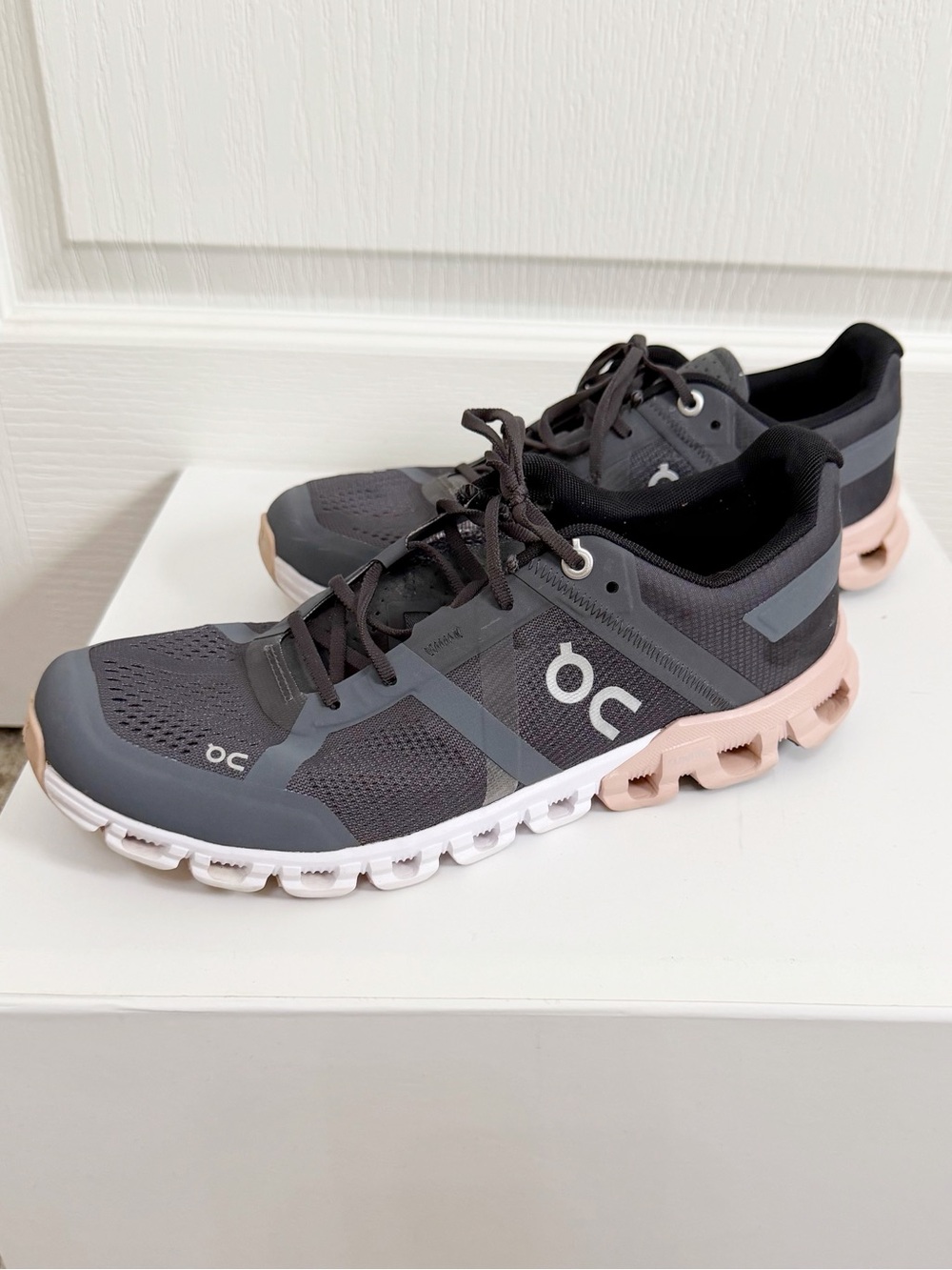 On Running Cloudflow Running Shoes - Rock/Rose - Picture 2 of 8